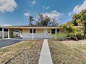 6601 SW 7th St in Pembroke Pines, FL - Building Photo
