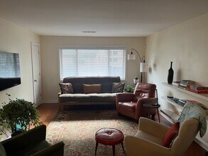 449 Clairemont Ave in Decatur, GA - Building Photo - Building Photo