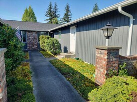 801 Drayton St in Lynden, WA - Building Photo