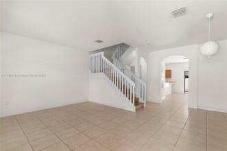 9314 W 33rd Ln in Hialeah, FL - Building Photo - Building Photo