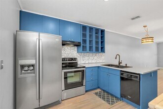 40 N Hyer Ave in Orlando, FL - Building Photo - Building Photo