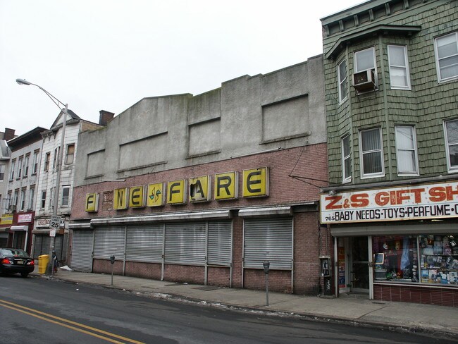 753 W Side Ave in Jersey City, NJ - Building Photo - Building Photo