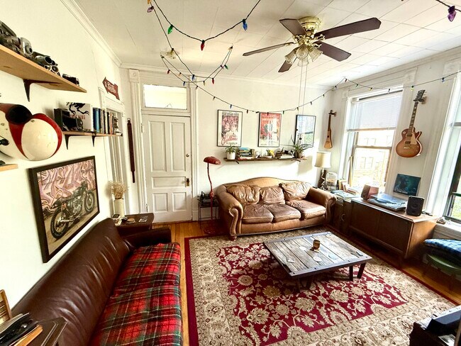 1049 N Marshfield Ave in Chicago, IL - Building Photo - Building Photo