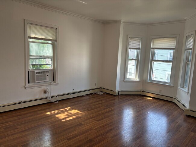 26 Armington St, Unit 2