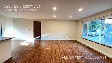 1605 SE Liberty Ave in Gresham, OR - Building Photo - Building Photo
