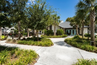 ARIUM Seaglass at Ponte Vedra Beach in Ponte Vedra, FL - Foto de edificio - Building Photo