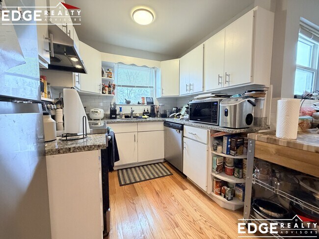 75 Orange St in Waltham, MA - Foto de edificio - Building Photo