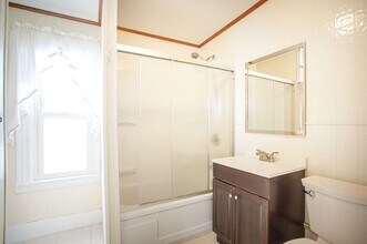 13 1/2 Weston St, Unit 2 in Wilbraham, MA - Building Photo - Building Photo