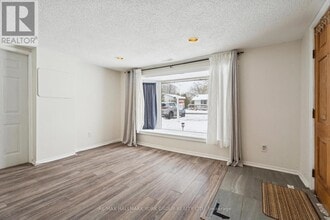 351 Winnifred Dr in Georgina, ON - Building Photo - Building Photo