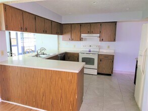 2023 Tumbleweed Dr in Holiday, FL - Foto de edificio - Building Photo