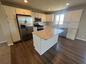 3865 Elm Ridge Dr in Holland, MI - Foto de edificio - Building Photo