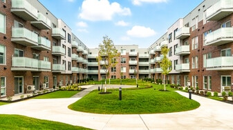 Gardenia in Lachine, QC - Building Photo