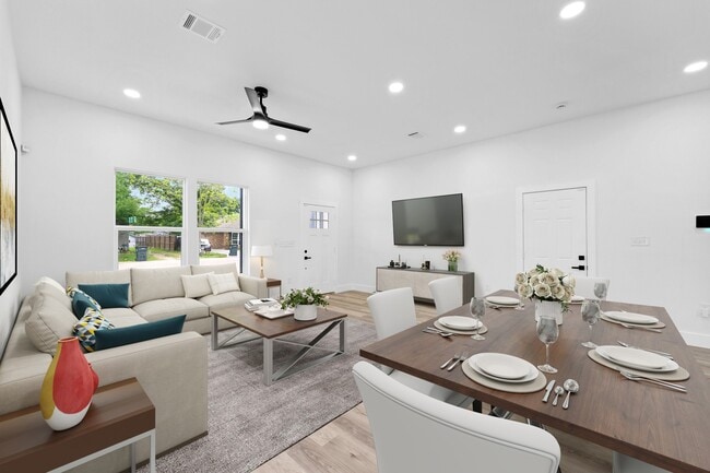 821 Empire St in El Campo, TX - Building Photo - Building Photo