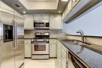 1010 W Rundberg Ln in Austin, TX - Building Photo - Building Photo