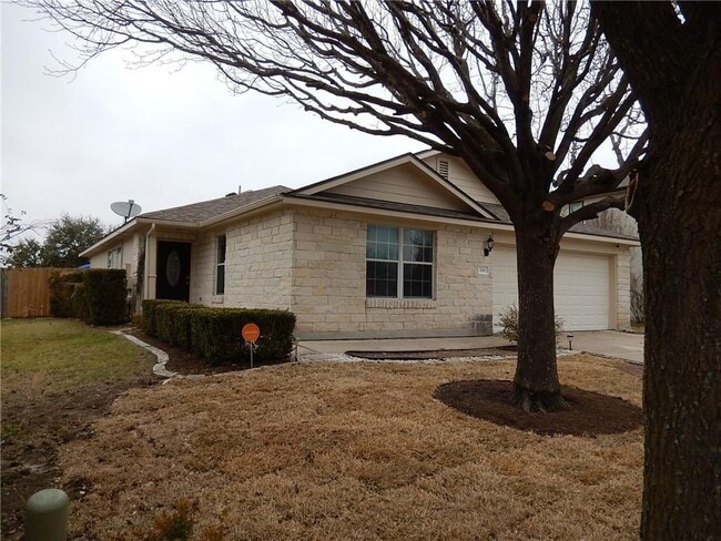 116 Rinehardt St in Hutto, TX - Building Photo - Building Photo