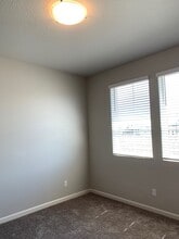 6998 SE Blanton St in Hillsboro, OR - Building Photo - Building Photo