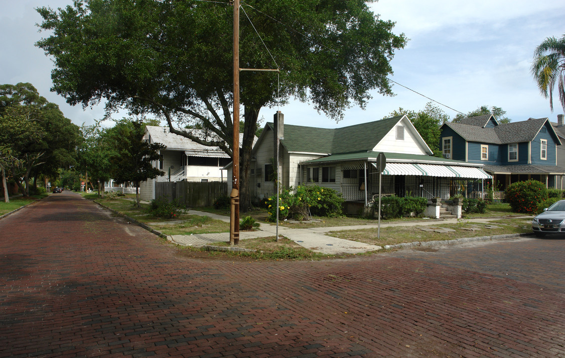 802 Dartmoor St in St. Petersburg, FL - Building Photo