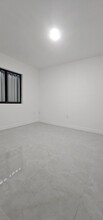 2976 NW 48th St in Miami, FL - Building Photo - Building Photo