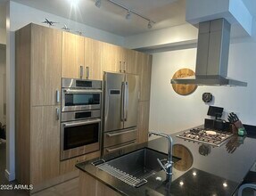 7120 E Kierland Blvd in Scottsdale, AZ - Building Photo - Building Photo