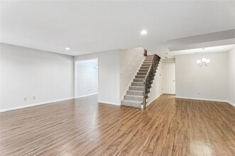 15022 Baxter Village Dr in Chesterfield, MO - Foto de edificio - Building Photo