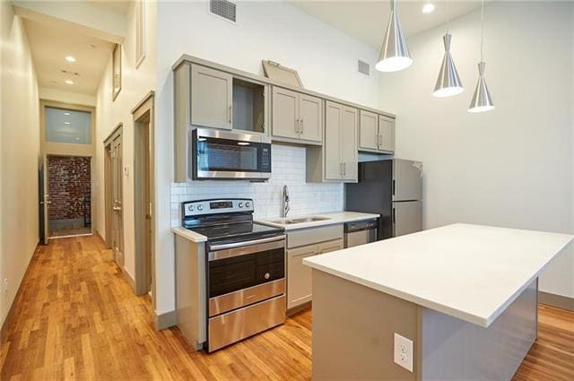 200 W Brown St-Unit -204 in Ennis, TX - Building Photo