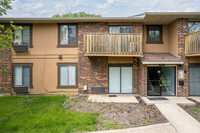 503-507 Dorchester Ct in Roselle, IL - Foto de edificio - Building Photo