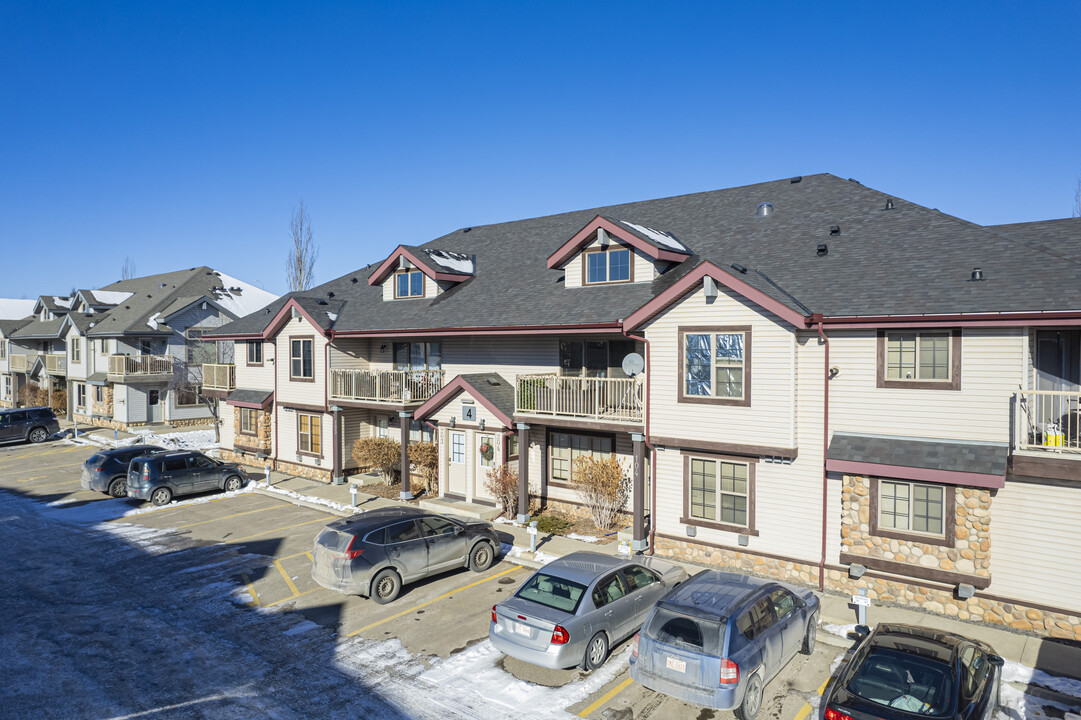 3-31 Everridge Sq SW in Calgary, AB - Building Photo