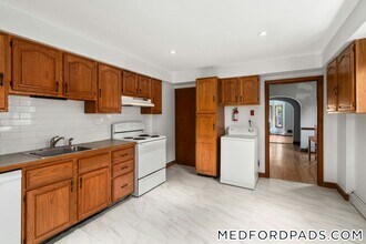23 Emery St in Medford, MA - Building Photo - Building Photo