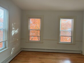 64 6th St-Unit -2 in Cambridge, MA - Foto de edificio - Building Photo