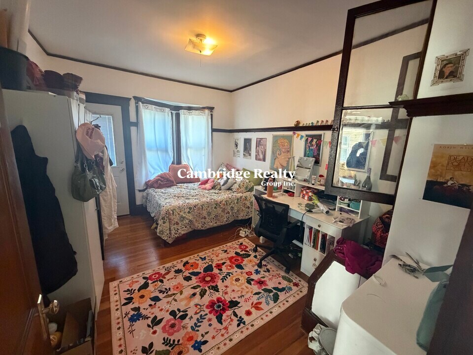 100 W Adams St, Unit 100 in Somerville, MA - Building Photo