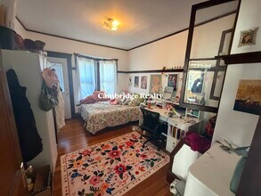 100 W Adams St, Unit 100 in Somerville, MA - Building Photo - Building Photo