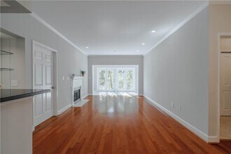 2865 Lenox Rd NE in Atlanta, GA - Building Photo - Building Photo