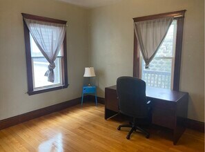 61 Frederick Ave, Unit 1 in Medford, MA - Building Photo - Building Photo