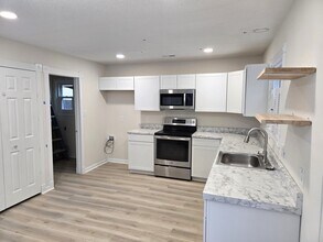 3912 Riverside Cir in Virginia Beach, VA - Building Photo - Building Photo