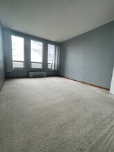 22700 Garrison St, Unit 807 in Dearborn, MI - Building Photo - Building Photo