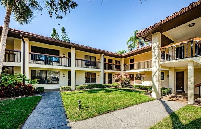 property at 2112 Hammock Pine Blvd