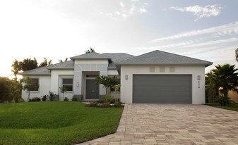 5224 SW 27th Pl in Cape Coral, FL - Building Photo