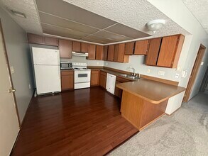 2710 Charles Dr, Unit 2710 in Grove City, OH - Foto de edificio - Building Photo