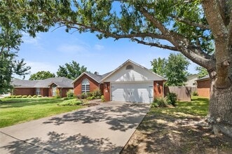 2005 W Sumac St in Rogers, AR - Building Photo - Building Photo