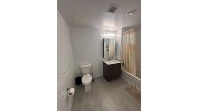 425 W 18th St in New York, NY - Building Photo - Building Photo