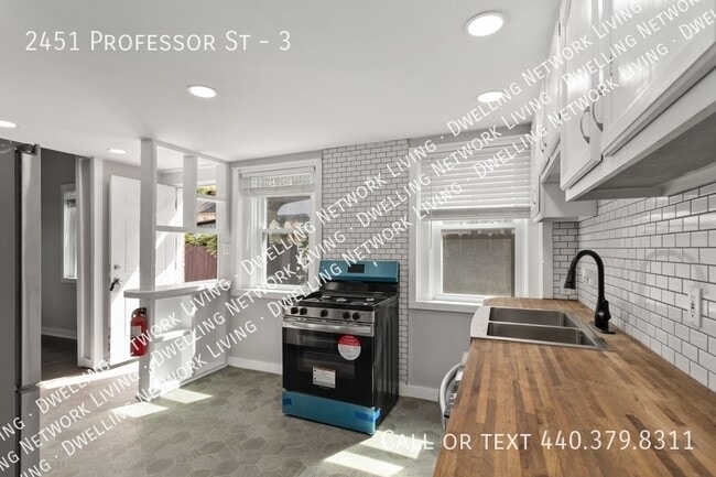 2451 Professor St in Cleveland, OH - Building Photo - Building Photo