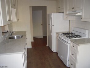 31 Spring Ave in Oakland, NJ - Building Photo - Building Photo