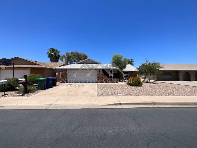 904 W Plata Ave