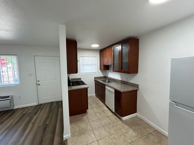 600 Las Palmas Ave in Sacramento, CA - Building Photo - Building Photo