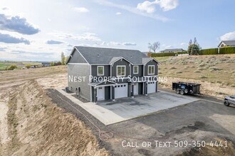 650 Hargraves Ave NE in Royal City, WA - Building Photo - Building Photo