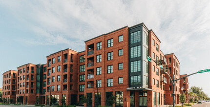 Summit Place in Charleston, SC - Building Photo - Building Photo