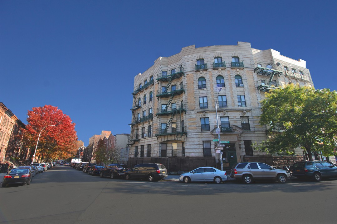 2 Macon St in Brooklyn, NY - Foto de edificio