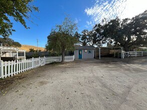 5920 Deer Creek Way in Paso Robles, CA - Building Photo - Building Photo