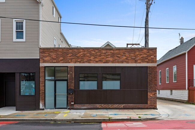 property at 3121 N California Ave