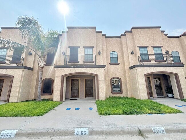 8216 Casa Verde Rd in Laredo, TX - Building Photo - Building Photo